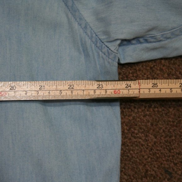 XL Uniqlo Cotton Chambray Button Down Shirt - Picture 7 of 8